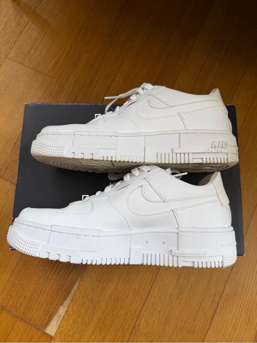 Nike Women's Air Force 1 Pixel Sneakers - White Sz 9 - Used - Picture 7 of 14